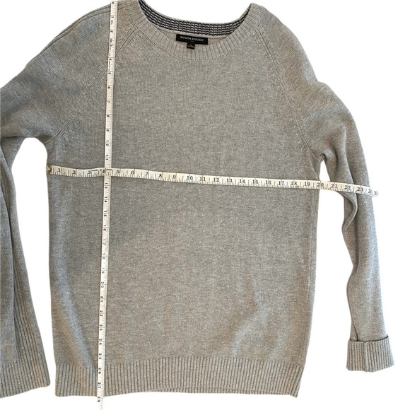 ⭐️ Banana Republic Cotton Blend Knit Crew Neck Ribbed Sleeve Sweater Size Medium - Picture 3 of 9